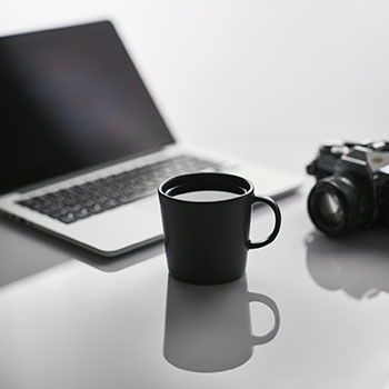 越南女足球员奋力拼搏，为国争光耀眼风采